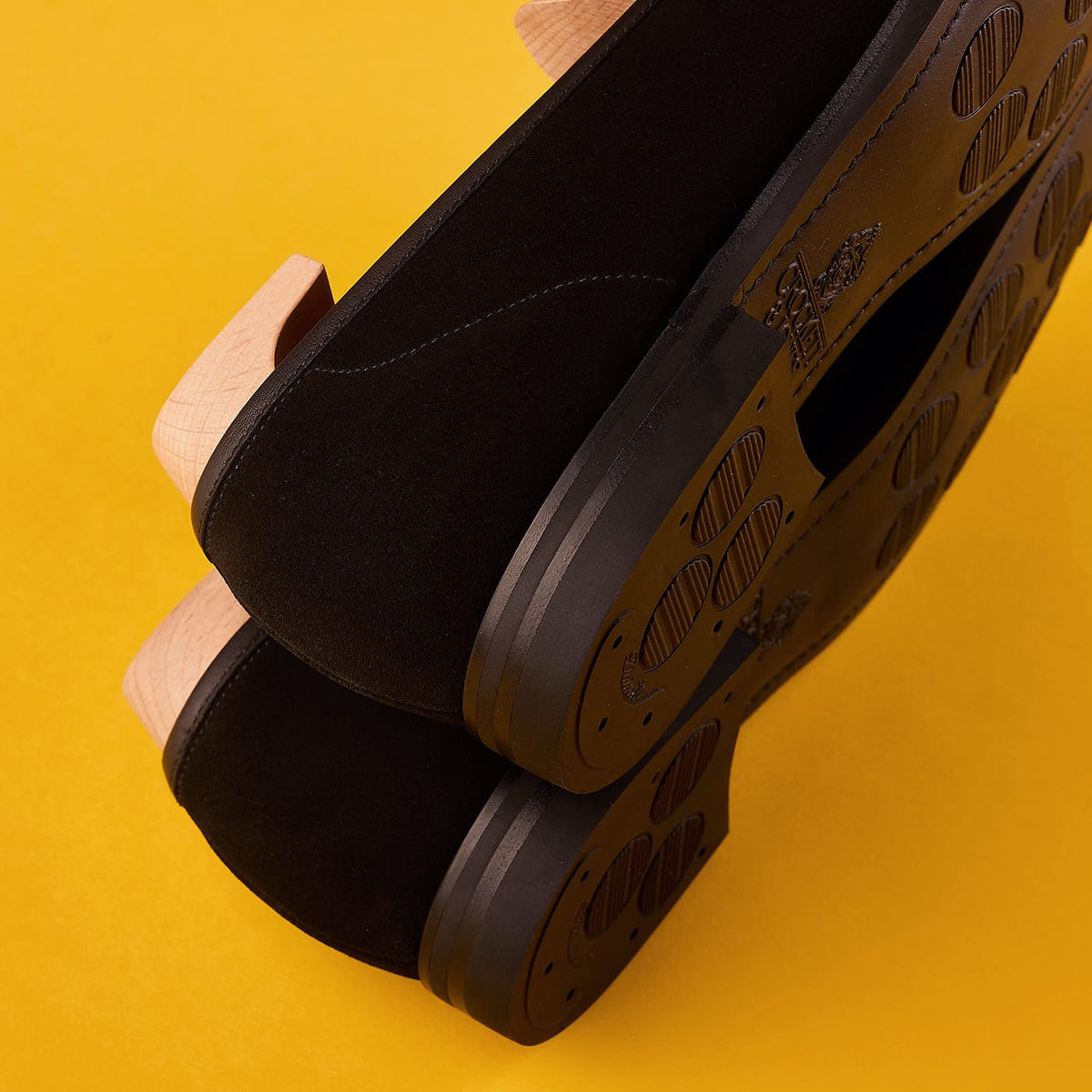 Richmond 2 Black & Ocean Suede